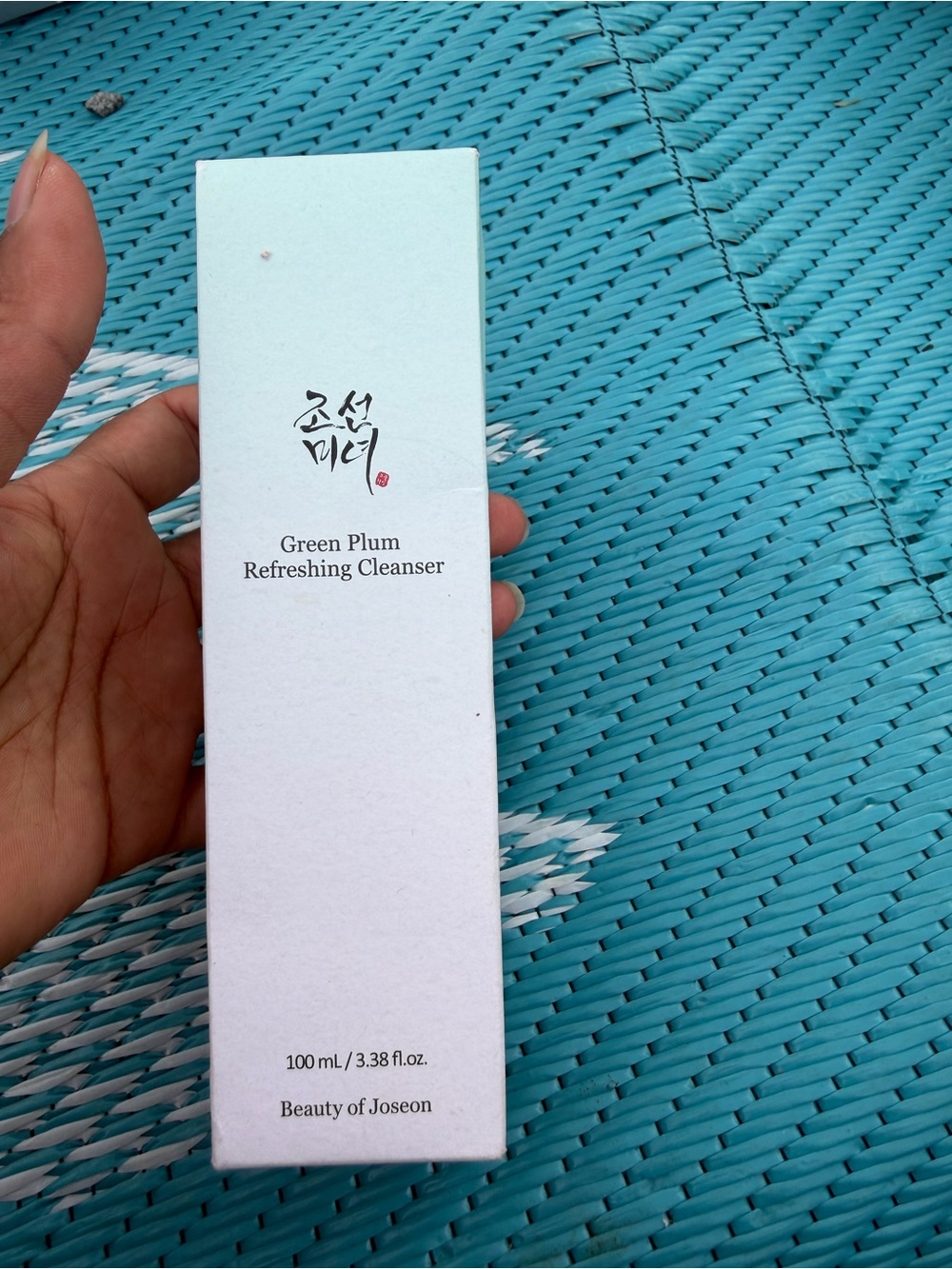 Green Plum Refreshing Cleanser - White